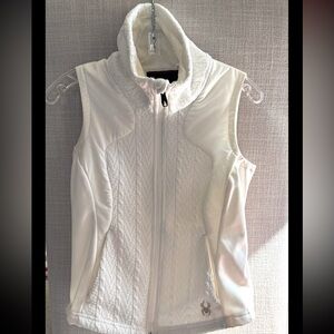 WOMEN’S SPYDER MID WEIGHT STRYKE NYLON SWEATER VEST


BRAND: SPYDER